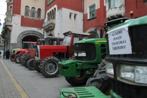 Traktori pred Gradskom kućom