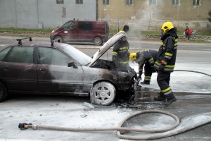 Požar na automobilu u centru grada