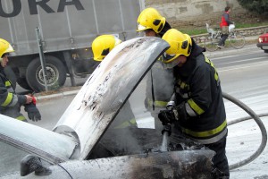 Požar na automobilu u centru grada