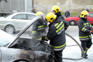 Požar na automobilu u centru grada