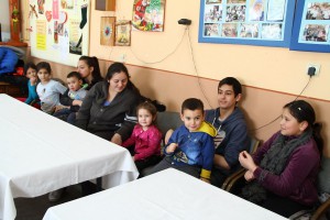 Dodeljeno 100 novogodišnjih paketića deci iz socijalno ugroženih porodica