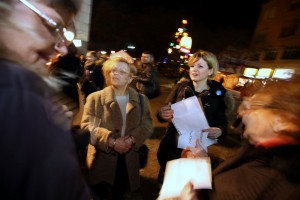 Protest "Novinari ne kleče"