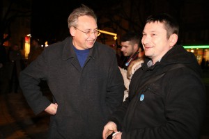 Protest "Novinari ne kleče"