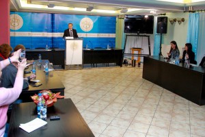 Konferencija za novinare gradonačelnika Jenea Maglaija