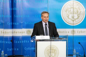 Konferencija za novinare gradonačelnika Jenea Maglaija