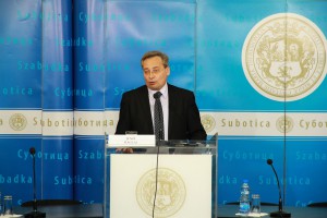 Konferencija za novinare gradonačelnika Jenea Maglaija