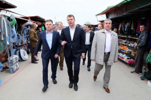 Poseta Igora Mirovića robnoj pijaci "Buvljak"