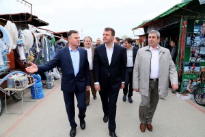 Poseta Igora Mirovića robnoj pijaci "Buvljak"