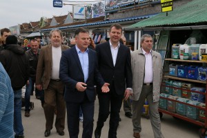 Poseta Igora Mirovića robnoj pijaci "Buvljak"