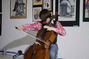 Retrospektivna izložba radova bivših učenika koji su završili fakultete i akademije umetnosti