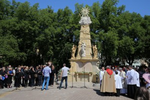 Otkrivanje restauiranog spomenika Svetog trojstva