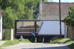 Uručenje građevinskog materijala za porodicu Josipović