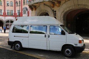 Predaja ključeva specijalnog vozila za prevoz osoba sa invaliditetom