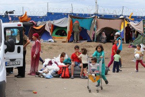 Improvizovani migrantski kamp u međudržavnom prostoru na GP "Kelebija"