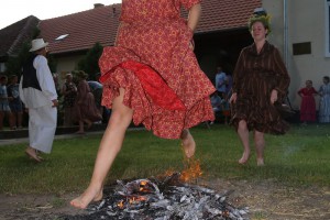 Dan Dužijance - običaj preskakanja vatre