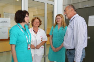 Uručenje donacije aparata za proveru sluha kod novorođenčadi