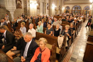 Šefovi diplomatija Srbije i Hrvatske na misi