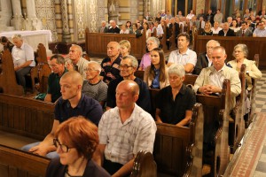 Šefovi diplomatija Srbije i Hrvatske na misi