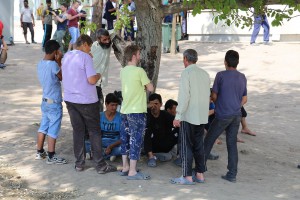 Ministar Vulin i ambasadori SAD i Austrije u poseti Prihvatnom centru za migrante