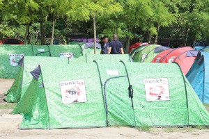 Ministar Vulin i ambasadori SAD i Austrije u poseti Prihvatnom centru za migrante