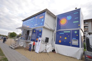 Noć istraživača 2016 - Naučni kamion (1. dan)