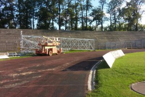 Podizanje stubova za reflektore