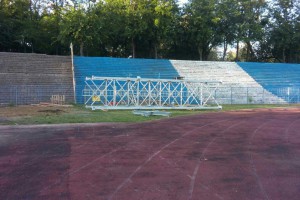 Podizanje stubova za reflektore