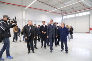 Pokrajinski premijer u poseti Slobodnoj zoni u Malom Bajmoku