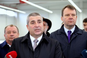 Pokrajinski premijer u poseti Slobodnoj zoni u Malom Bajmoku