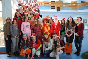 "Nasmejani pajaci" u poseti deci na pedijatriji