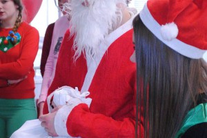 "Nasmejani pajaci" u poseti deci na pedijatriji