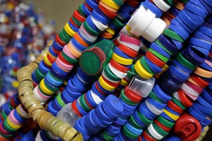 Humanitarna "jelka od čepova"