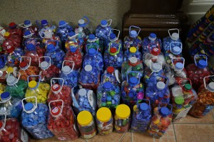 Humanitarna "jelka od čepova"