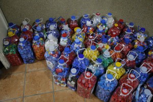 Humanitarna "jelka od čepova"