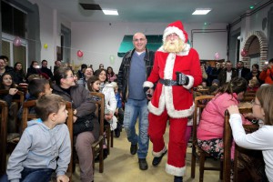 Dodela novogodišnjih paketića u MZ "Makova sedmica"