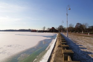 Klizanje po zaleđenom jezeru Palić