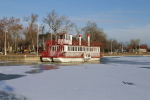 Klizanje po zaleđenom jezeru Palić
