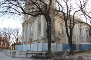 Radovi na saniranju spoljašnjeg zida Katedrale