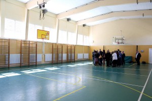 Obilazak renovirane fiskulturne sale OŠ "Sveti Sava" u Aleksandrovu