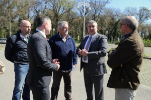 Obilazak saniranih trotoara na Paliću i novoizgrađene pešačke staze pored jezera