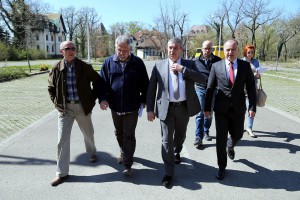 Obilazak saniranih trotoara na Paliću i novoizgrađene pešačke staze pored jezera