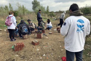 Migranti u improvizovanom kampu kod "Pionira"