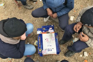 Migranti u improvizovanom kampu kod "Pionira"