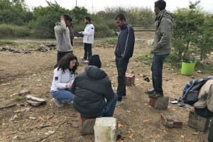 Migranti u improvizovanom kampu kod "Pionira"