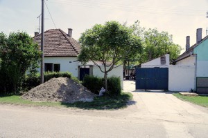 Poseta romskoj porodici koja je dobila sredstva u okviru projekta "Pružanje pomoći interno raseljenim licima u Srbiji"