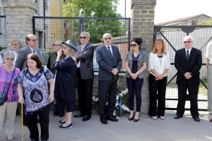 Polaganje venaca na spomenik stradalim Jevrejima