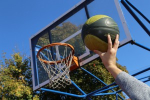 Predaja na upotrebu tartan terena za košarku