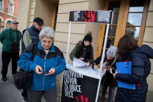 Prikupljanje potpisa za inicijativu doživotnog zatvora za ubice dece