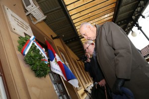 Polaganje venaca na Spomen ploču oslobodiocima Subotice