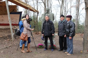 Polaganje venaca na skulturu Josipu Brozu Titu u Mini Jugoslaviji